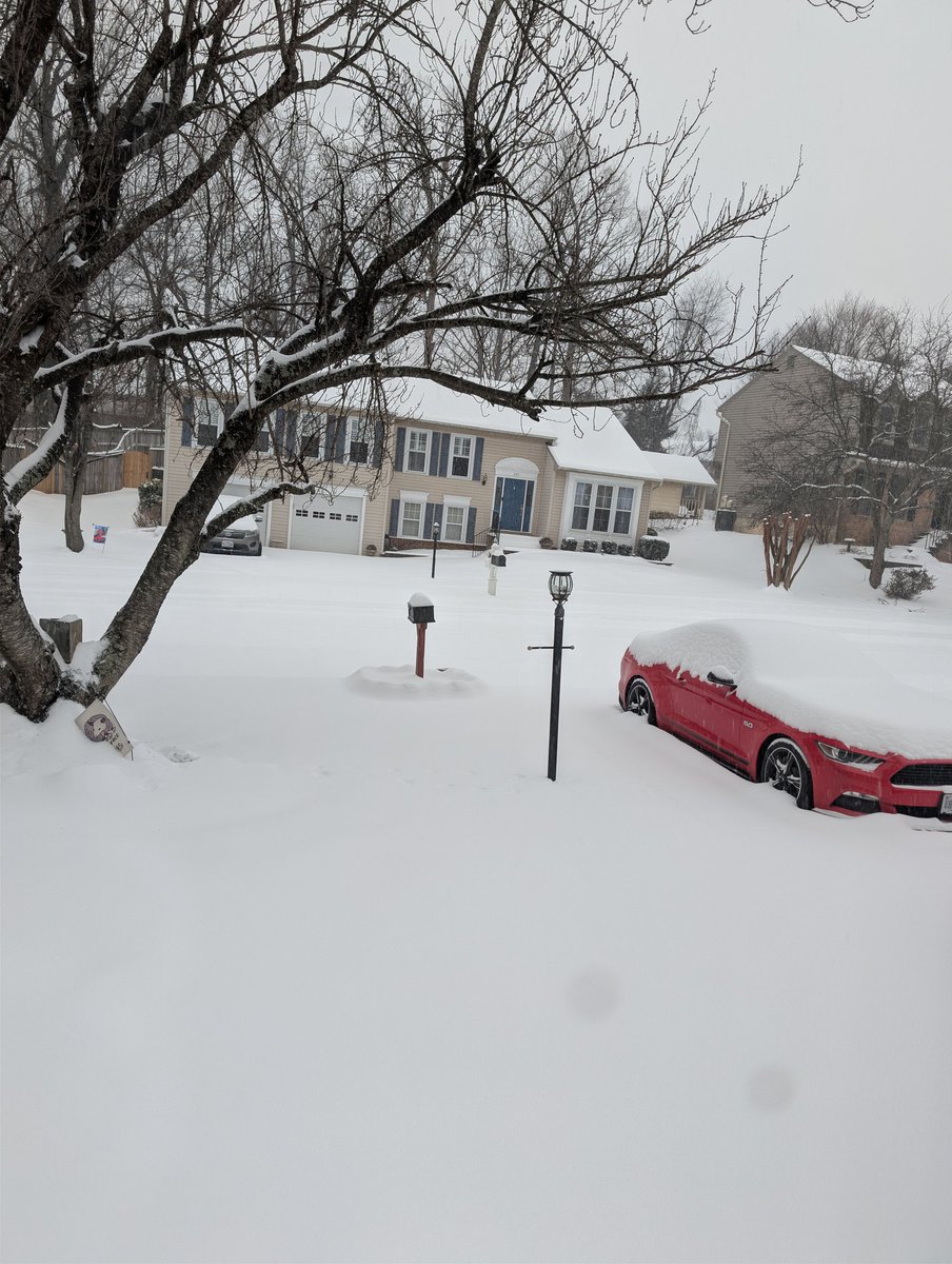 mattfromttown's tweet photo. Sterling, VA. 8.5 inches @spann https://t.co/ntG2KvfahJ