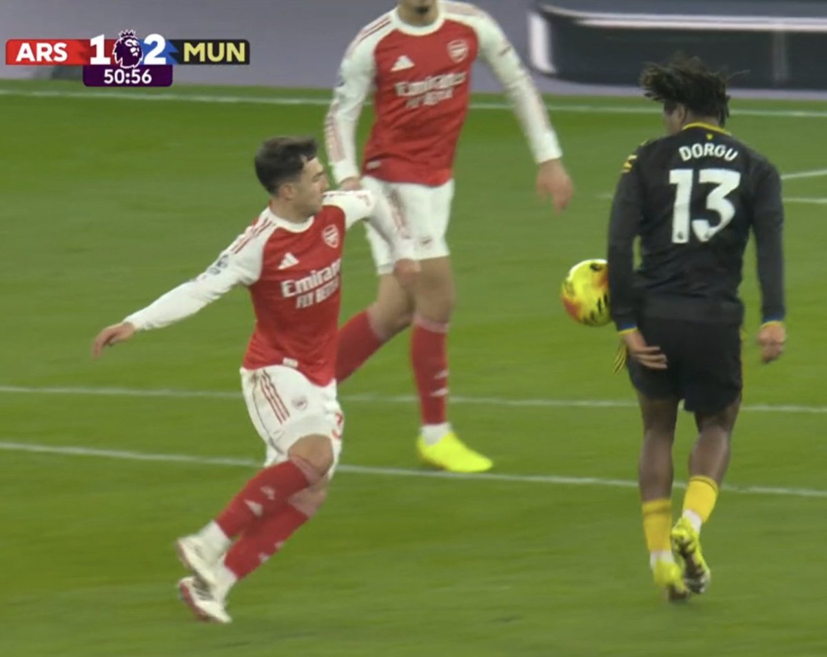 Footballtweet's tweet image. 🤔 𝗗𝗘𝗕𝗔𝗧𝗘: Should Dorgu's goal have been disallowed for handball?