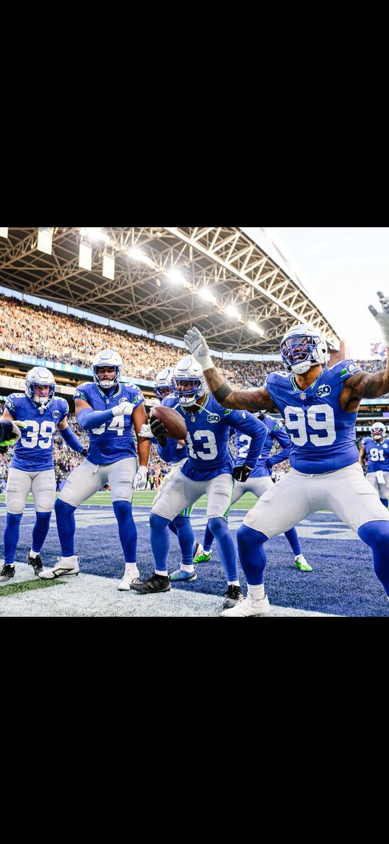 kfrigo23's tweet photo. @SNFonNBC @NFL @RamsNFL @Seahawks #GoHawks https://t.co/3Grnof0oGU