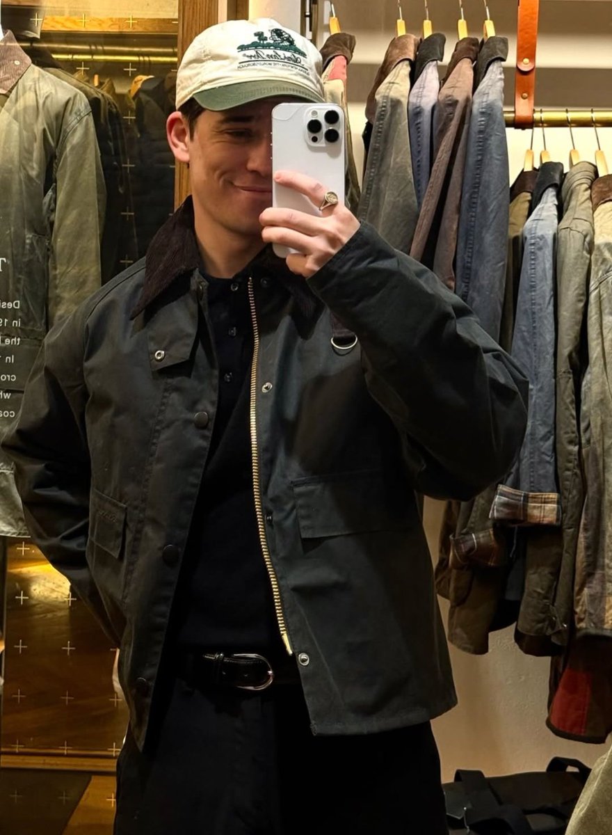 Cute recent selfies from Sean!🥰