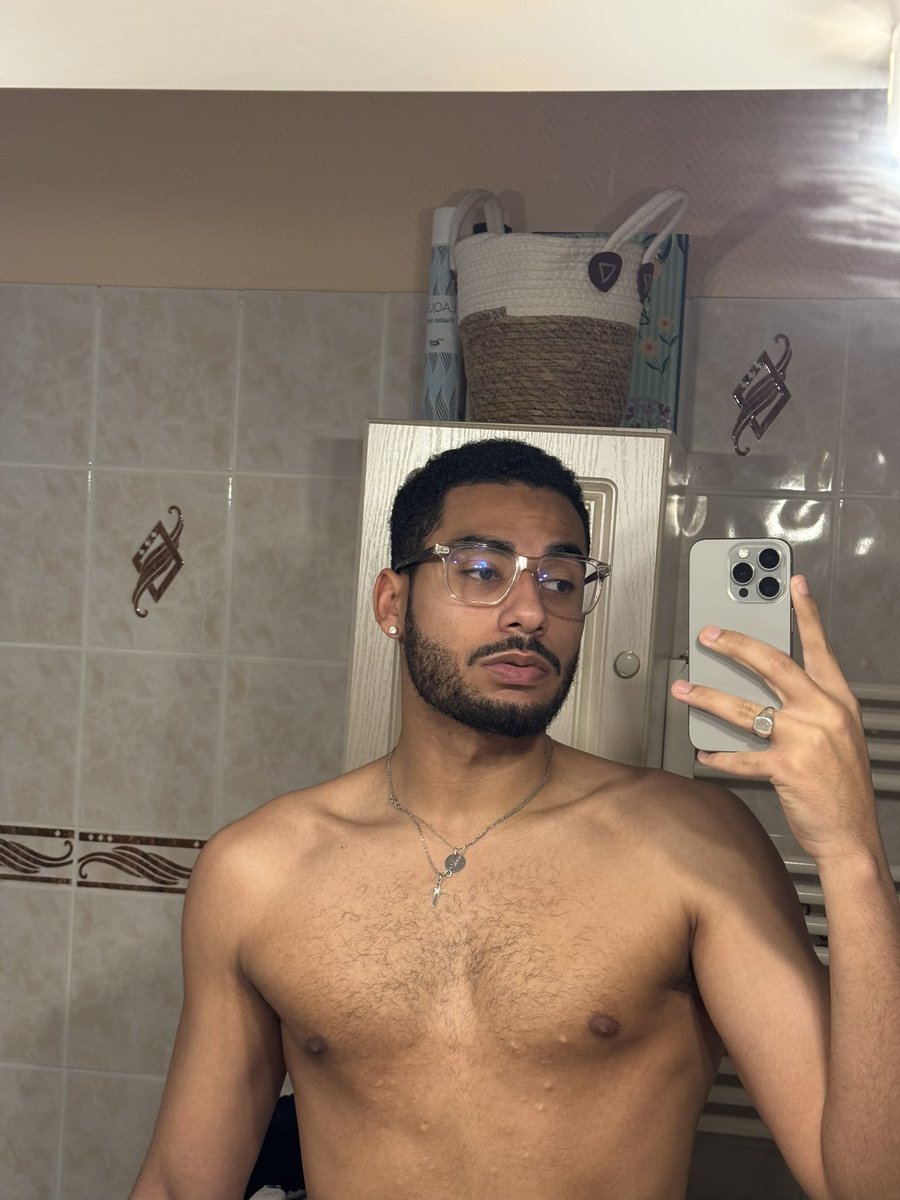 _mike_prt_'s tweet photo. 😌#LGBTQIAEndofJanuary https://t.co/r522LrvlrJ