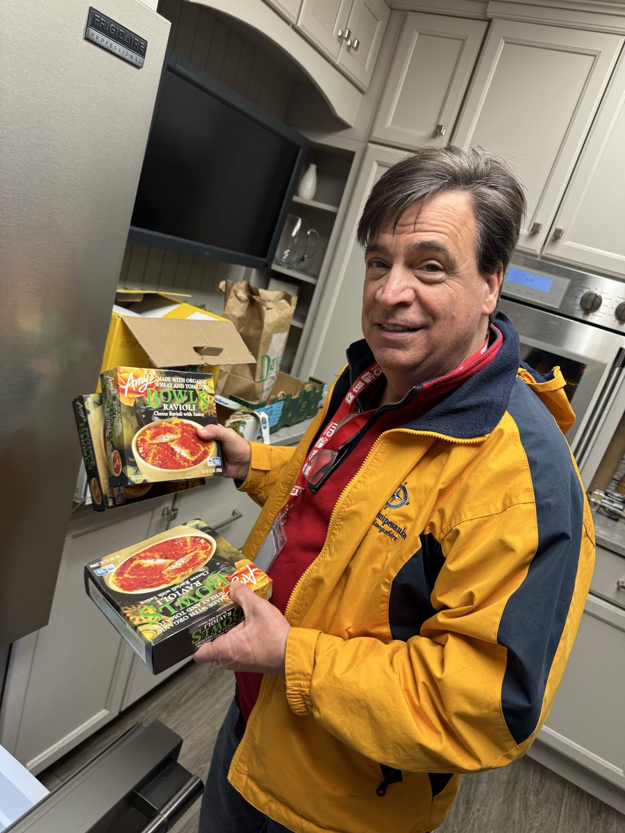 You know it’s a storm when <a href="/tony_tpetrarca/">Tony Petrarca WPRI</a> brings the lasagna &amp; raviolis 🤌🏼 ❄️ <a href="/wpri12/">WPRI 12</a>