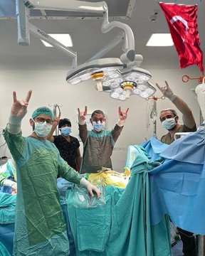 Askerlerimizin can güvenliği için vatansever Türk milliyetçisi doktorlarımıza emanet edilmelidir.

#AskeriHastanelerAçılsın