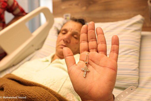 Najat Emil Jadallah, cristiana de 62 años, fue brutalmente golpeada hoy por judíos en Birzeit, Palestina.

También prendieron fuego su auto.

Fractura de cráneo y piernas causada por judíos para sacarle su casa donde vive su familia hace 2.000 años.