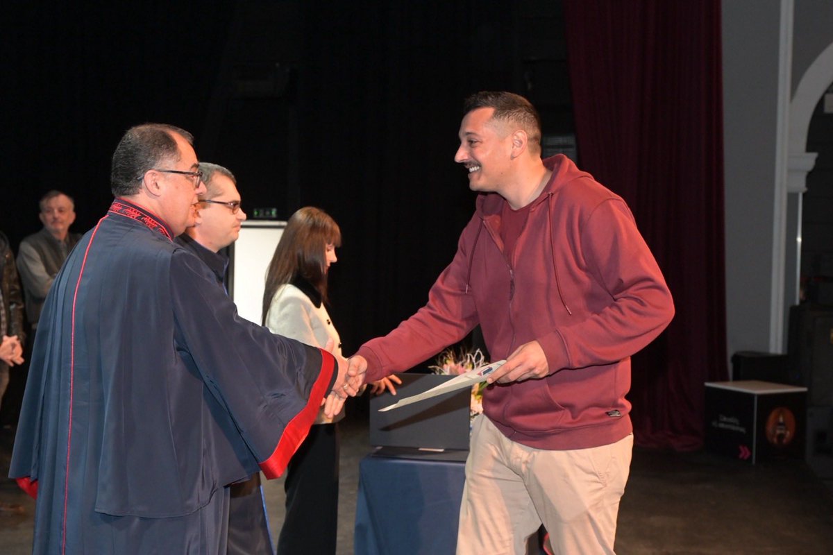 ΕΑΠ - HOU tweet media