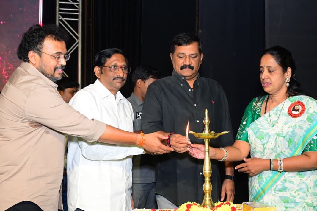 Boddepalliraghu's tweet photo. Attended Andhra Pradesh’s first-ever Bhajan Clubbing event at Gurajada Kalakshetram, along with former Minister &amp; Bheemili MLA @Ganta_Srinivasa Garu. Heartfelt thanks to @ArtofLiving for bringing this unique blend of devotion, culture, and community spirit to Vizag. https://t.co/a5IlgtwOgz