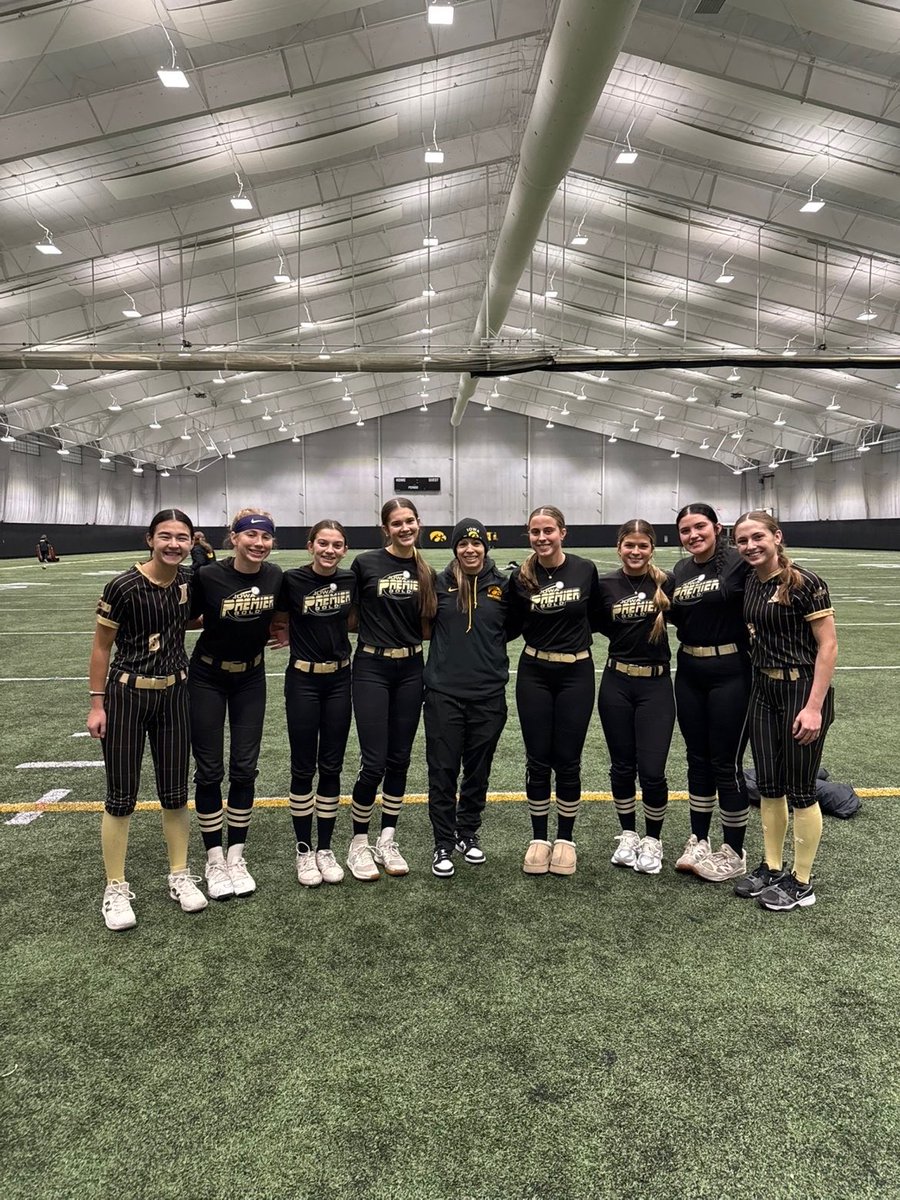 Keira Burke tweet media