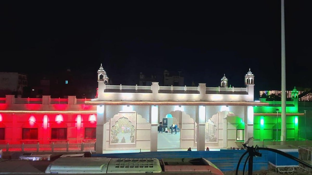77वें गणतंत्र दिवस की पूर्व संध्या पर राजस्थान का नोखा रेलवे स्टेशन देशभक्ति और राष्ट्रीय गौरव का प्रतीक बनकर चमक रहा है। 
#RepublicDay2026
