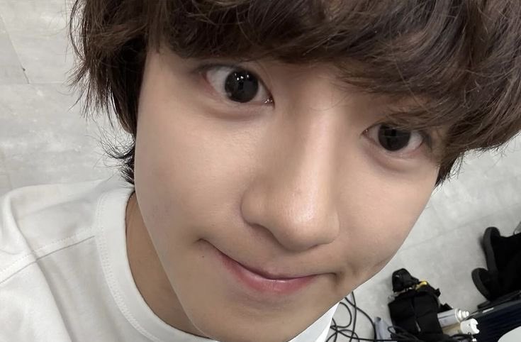 bug2000s's tweet image. Hi im val! Looking for moots :p

-they/them, 24
-exo ult, multi stan
-book luvr
-anime enjoyer
-nerd shit like lotr and xmen

#kpoptwt #animetwt #mdni