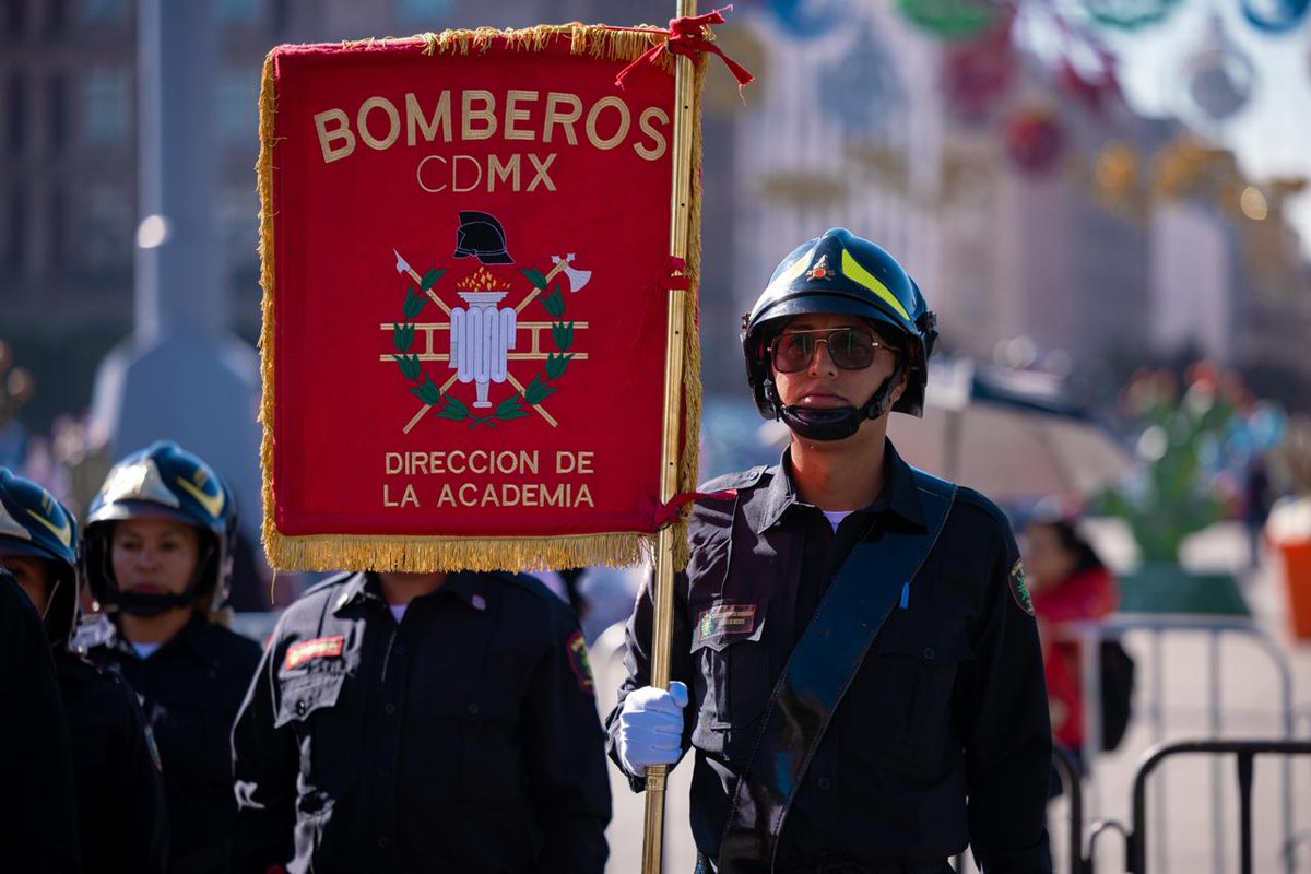 ClaraBrugadaM's tweet image. Hace 170 años nació el Heroico Cuerpo de @Bomberos_CDMX, cimentado en valores de honor, valentía, lealtad, servicio y sacrificio que hoy los distinguen. Desde entonces, han velado sin descanso por la seguridad de la ciudadanía y han servido con entrega y vocación a la