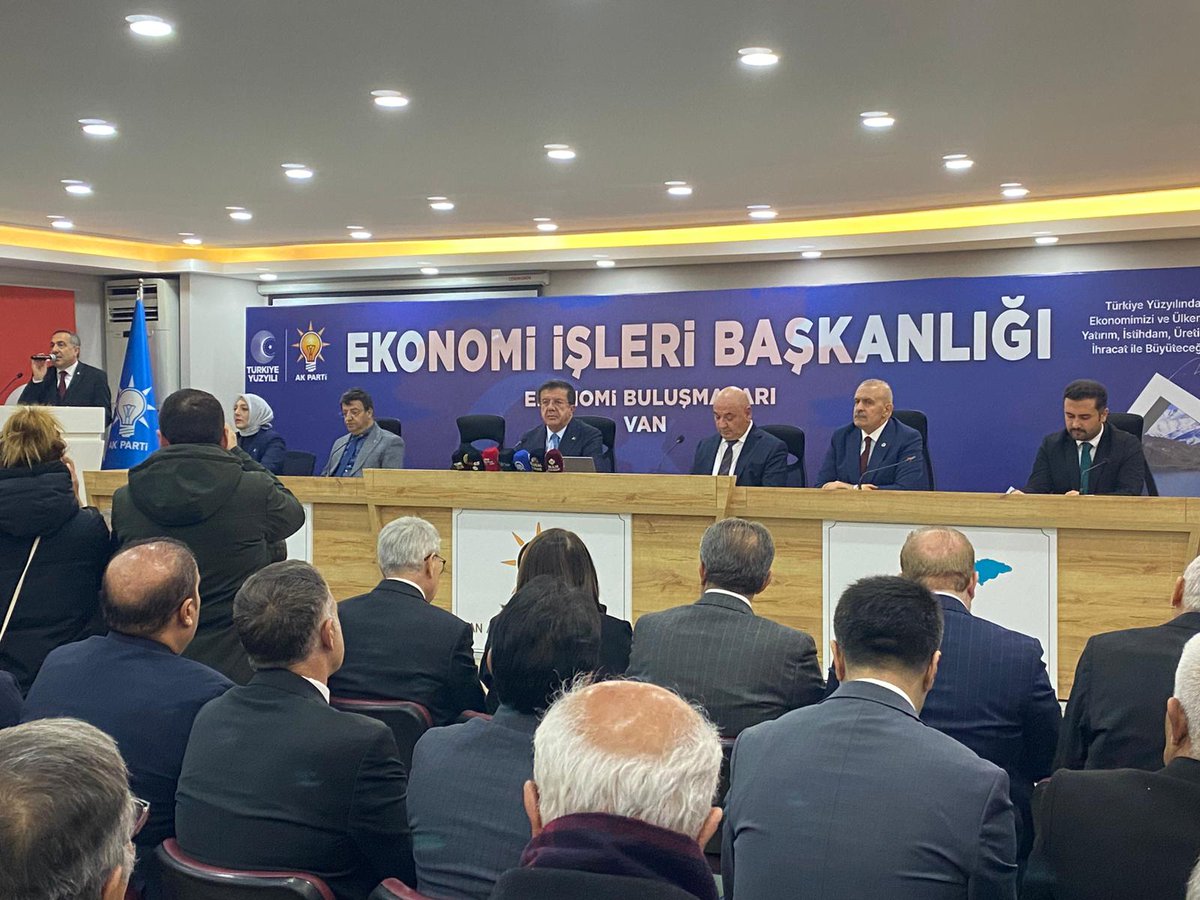 Van’da Ekonomi Buluşmaları ve Kayatürk’ün Yoğun Temasları

Van’da ekonomi gündemi ve saha çalışmaları yoğun bir şekilde devam ediyor. AK Parti Van Milletvekili ve TBMM Avrupa Birliği Uyum Komisyonu Başkanı Burhan Kayatürk, kentin ekonomik potansiyelinin değerlendirilmesi,