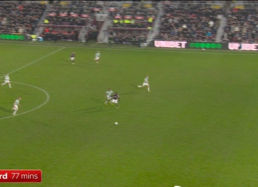 Hun_Occhio's tweet image. Ball here is going away from goal and Scales is very very clearly covering. In fact hes closer to goal than Trusty.

Disgraceful really when you see this.