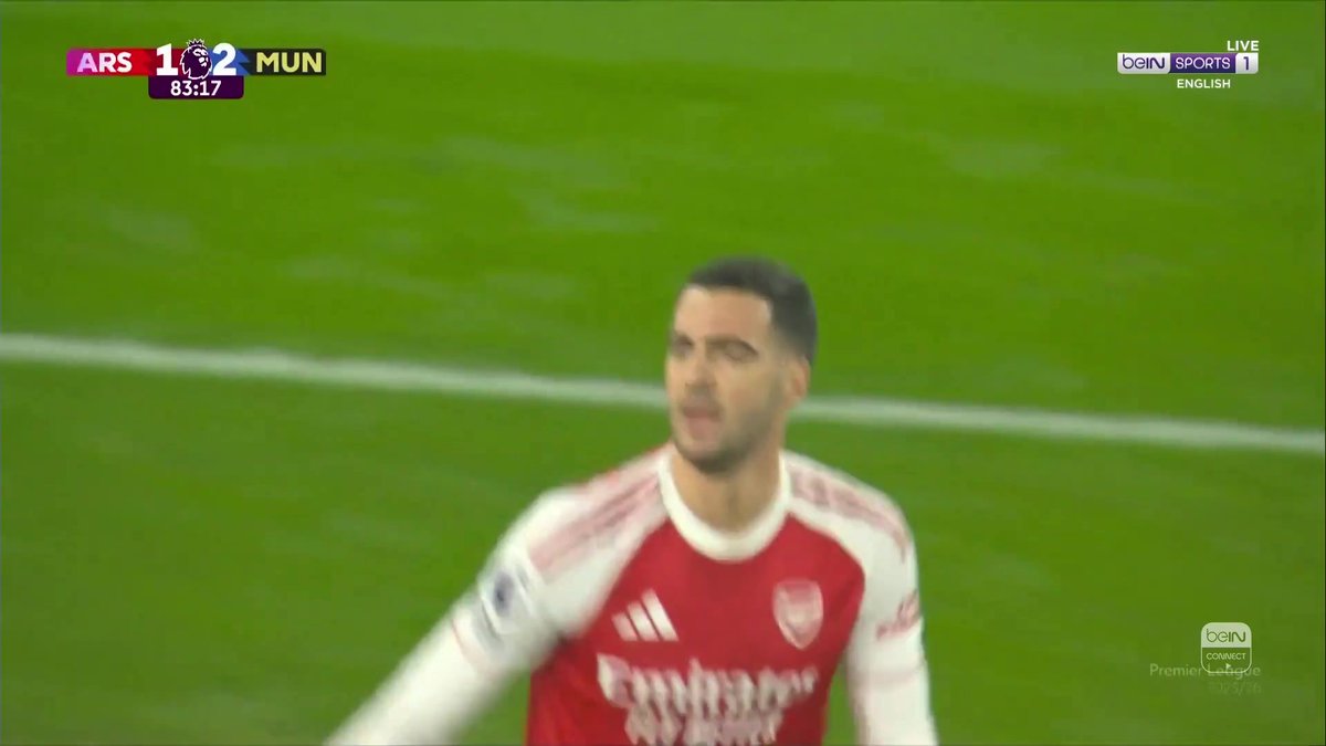 هـدف. ميكل ميرينو يسجل التعادل لفريق الأرسنال. أرسنال 2-2 مانشستر يونايتد 