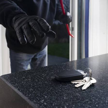 stuzi_pants's tweet photo. Burgle Carkey 🔑 🚗 

#FamousAndFelonious https://t.co/oHW7IFKlmS