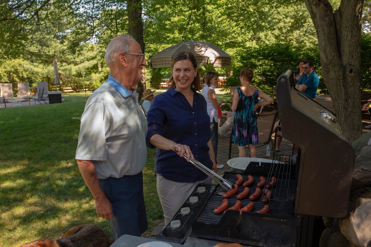 ElissaSlotkin's tweet image. Last week, we lost my father, Curt Slotkin, to a two-year battle with cancer. He fought hard, but was ready to go, and we were with him at home when he passed away. 

There is no single person in my life who taught me more about integrity and decency than my dad. And no one who…