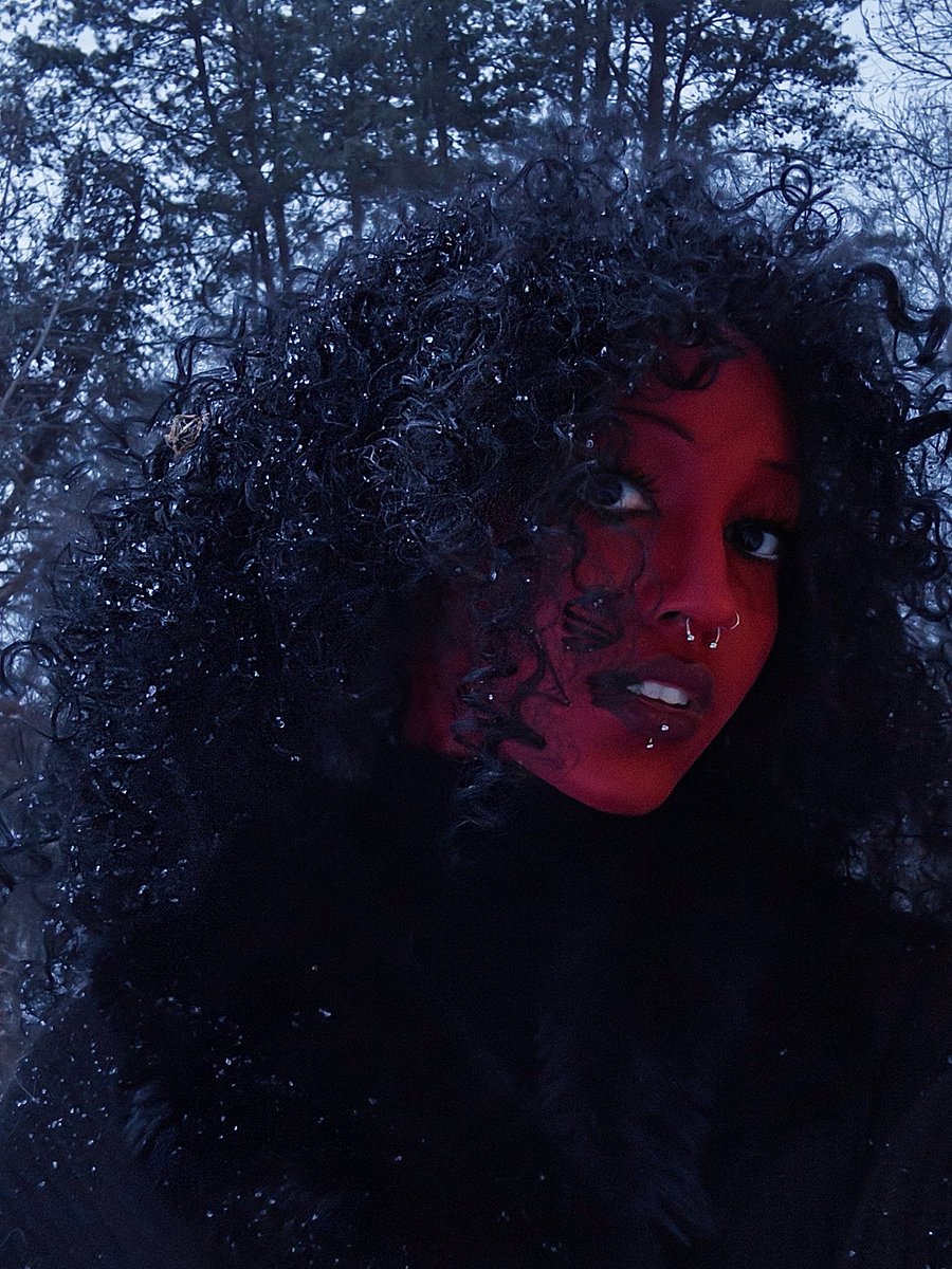 lo_saturna1ia's tweet image. it snode