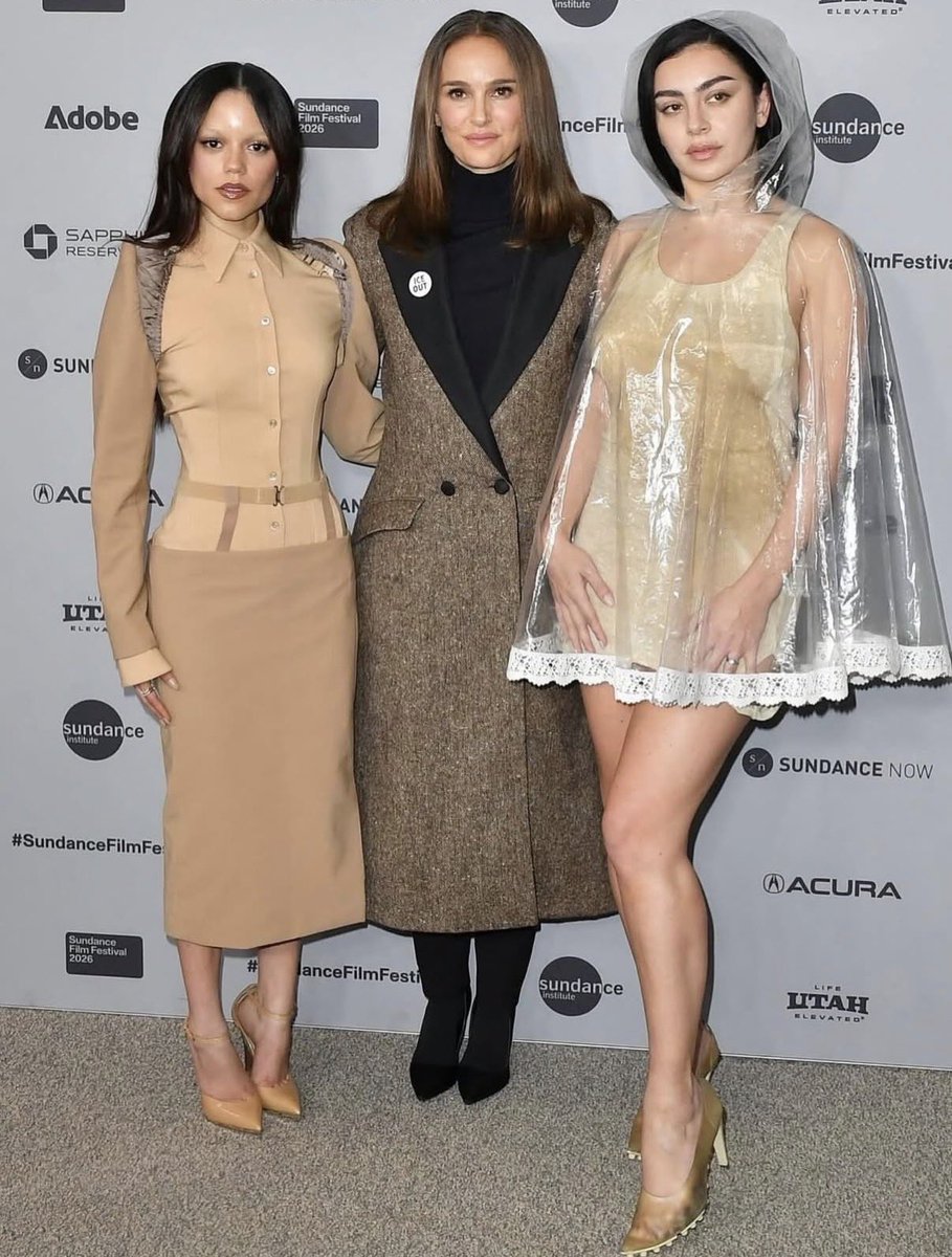 Got stoned and can’t stop looking at this