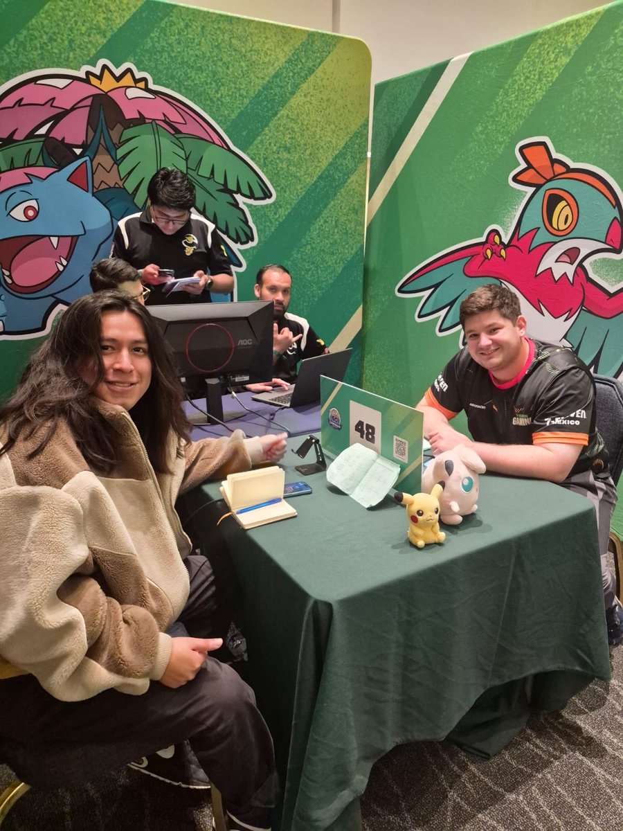 Ashtonash tweet media