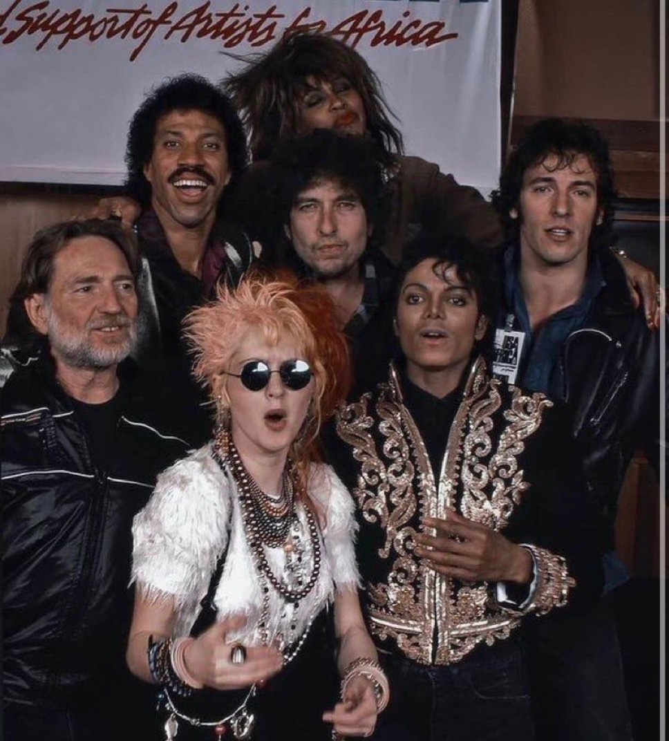 historyrock_'s tweet image. Michael Jackson, Bruce Springsteen, Cindy Lauper, Bob Dylan, Tina Turner, Lionel Richie and Willie Nelson recording "We Are The World" (1985)