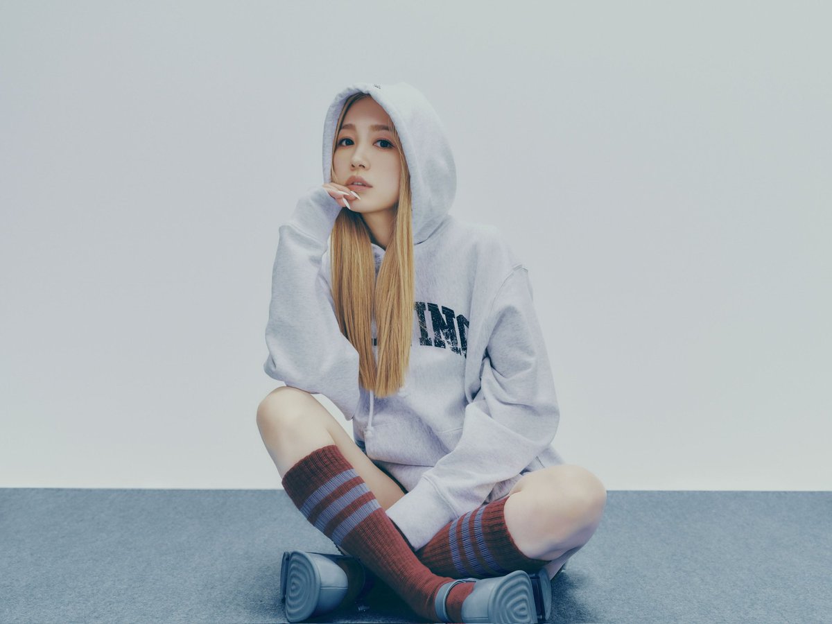 西野カナ 西野家 スウェット 2月下旬出荷＞【西野家限定】Christmas Magic スウェット Burgundy