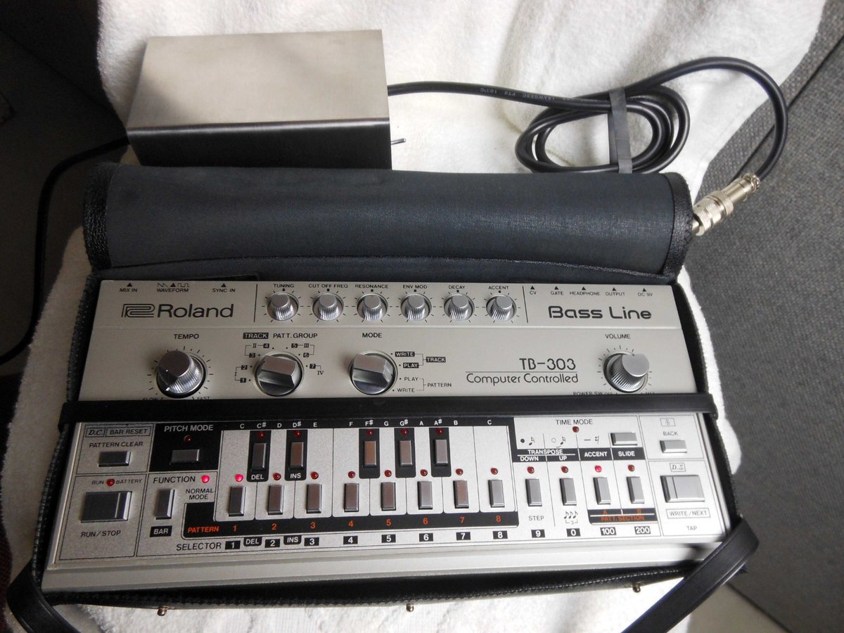 303dayでTB-303の魅力がXを彩る