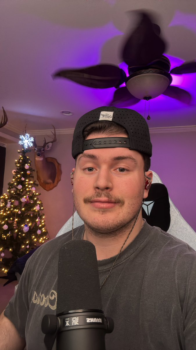 CSlayergaming's tweet image. We live on kick come by best vibes ever 
#live #support #cod #gaming 

kick.com/chanslayer