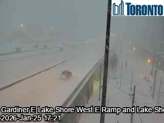 vaughanweather's tweet photo. I can't stress this enough - people in the suburbs who might be thinking "what storm" should definitely not venture into #Toronto. Here is the 404 @ 19th (Markham) and 400 @ Teston (Vaughan) vs Gardiner @ South Kingsway  #ONstorm #weather #snowTO #GTA #wx https://t.co/MRSSGoljwe