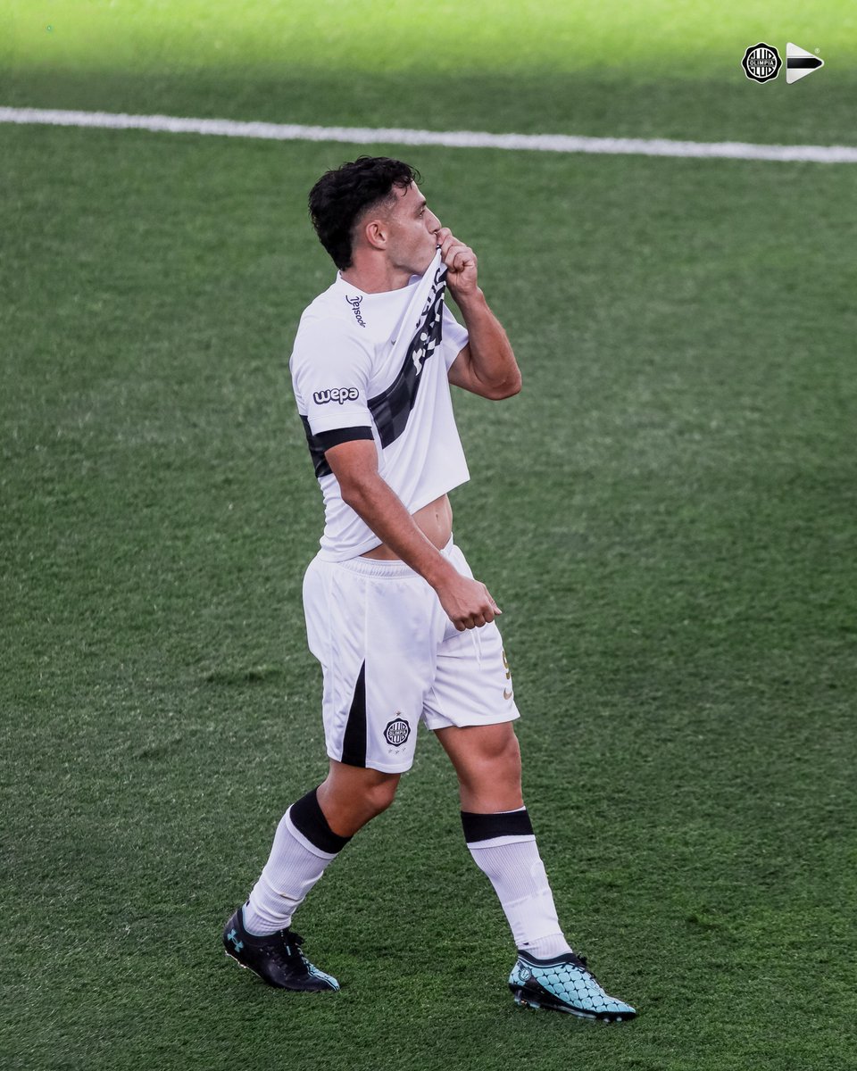 ¡𝐃𝐞𝐛𝐮𝐭 𝐜𝐨𝐧 𝐞𝐥 𝐩𝐢𝐞 𝐝𝐞𝐫𝐞𝐜𝐡𝐨! ✅️

Con goles anotados por Sebastián Ferreira e Iván Leguizamón, <a href="/elClubOlimpia/">Club Olimpia</a> derrotó [2-1] a Guaraní en el Estadio ueno Defensores del Chaco.

El Decano aprovechó el empuje de su enorme hinchada y comenzó el Torneo Apertura 2026