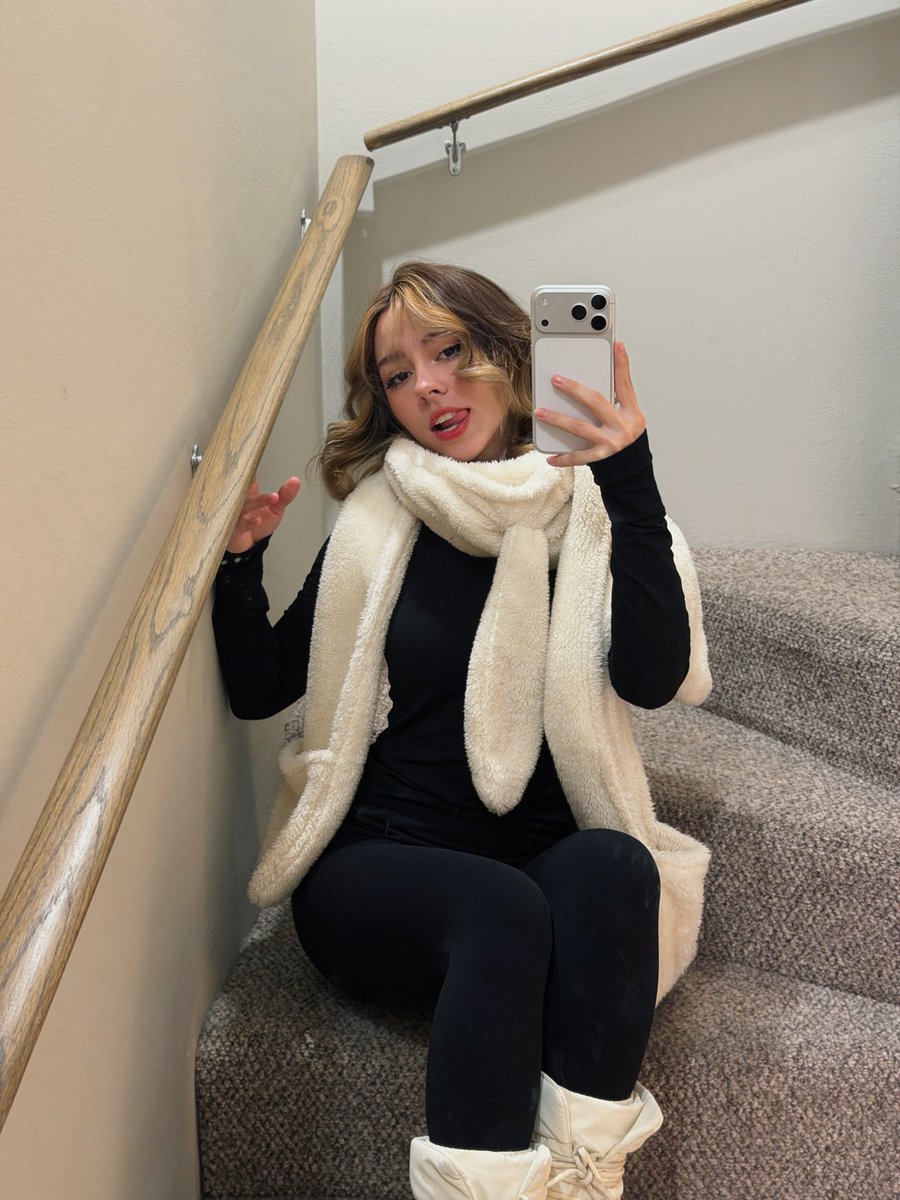 Mictia00's tweet image. Lista para los simones ❄️💕