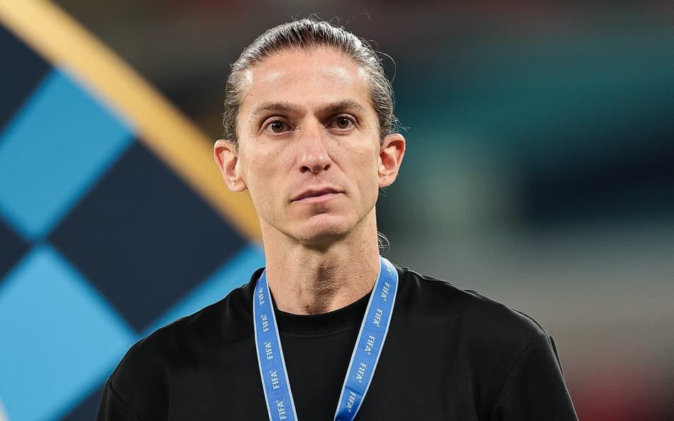 oarthurzinhofc's tweet photo. Filipe Luís vai perdendo seu 3º jogo contra o Fluminense. 

Incrível como esse time gosta de encher o saco do Flamengo. https://t.co/LRiIqyYajs