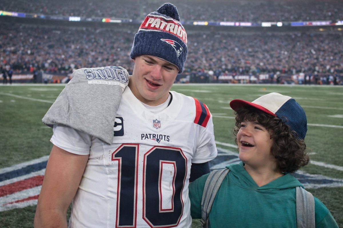 Drake Maye and Gatan Matarazzo reunited after the Pats win over the Broncos #patriots #drakemaye #strangerthings #dustinhenderson #gatanmatarazzo #pats #superbowl
