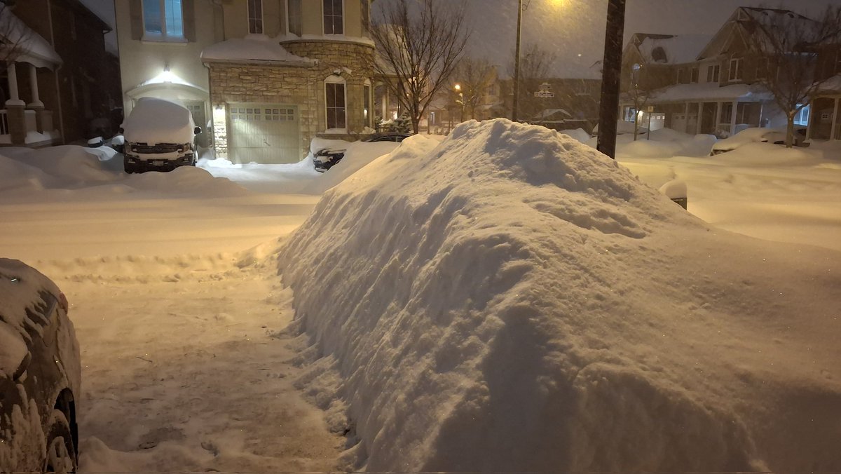 ryan_rocca's tweet photo. More from Milton #ONstorm https://t.co/gstWRm6igN