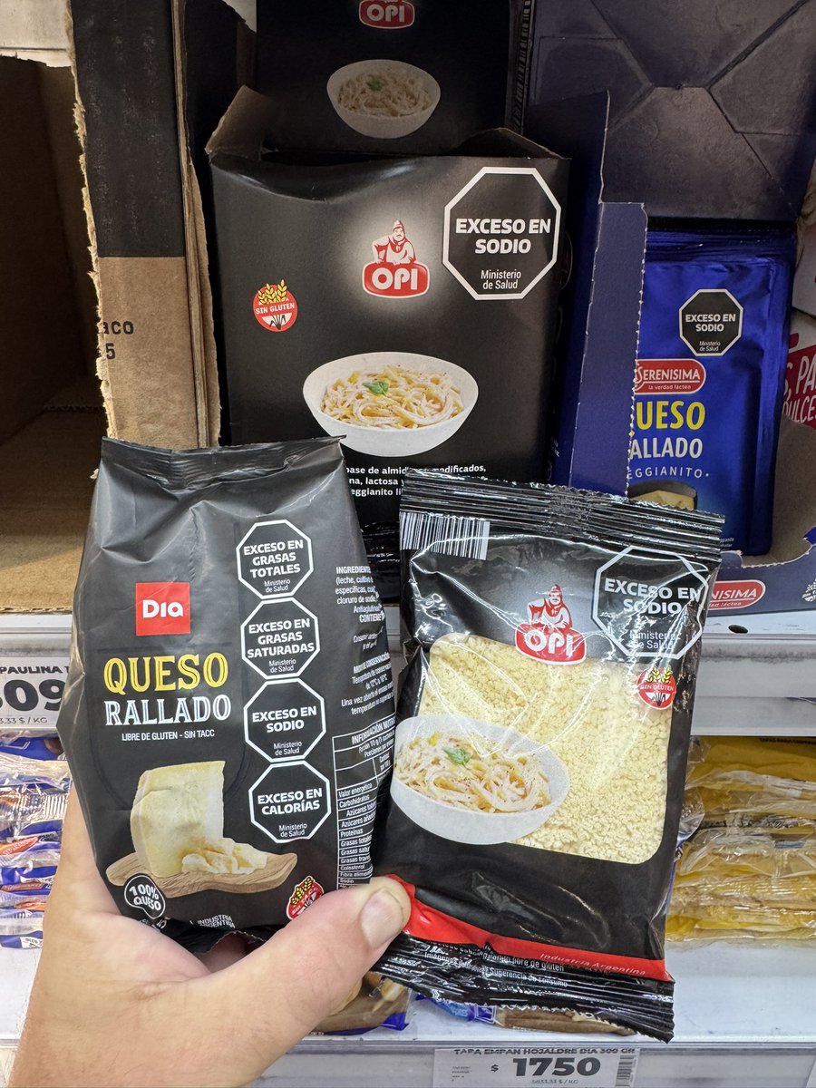 Queso de verdad un alimento natural 4 octogonos, 

Aderezo a base de almidones modificados, oleomargarina, lactosa y proteínas lácteas sabor reggianito libre de gluten un alimento mega ultra  súper procesado 1 octogono.