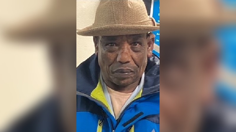 The <a href="/CityFredPolice/">Fredericton Police</a> is trying to identify a man found wandering outside in the cold in the capital Sunday. He doesn't speak English, so officers haven't been able to communicate with him. Anyone who recognizes him is urged to contact the police force.
ftonindependent.substack.com/p/man-found-wa…