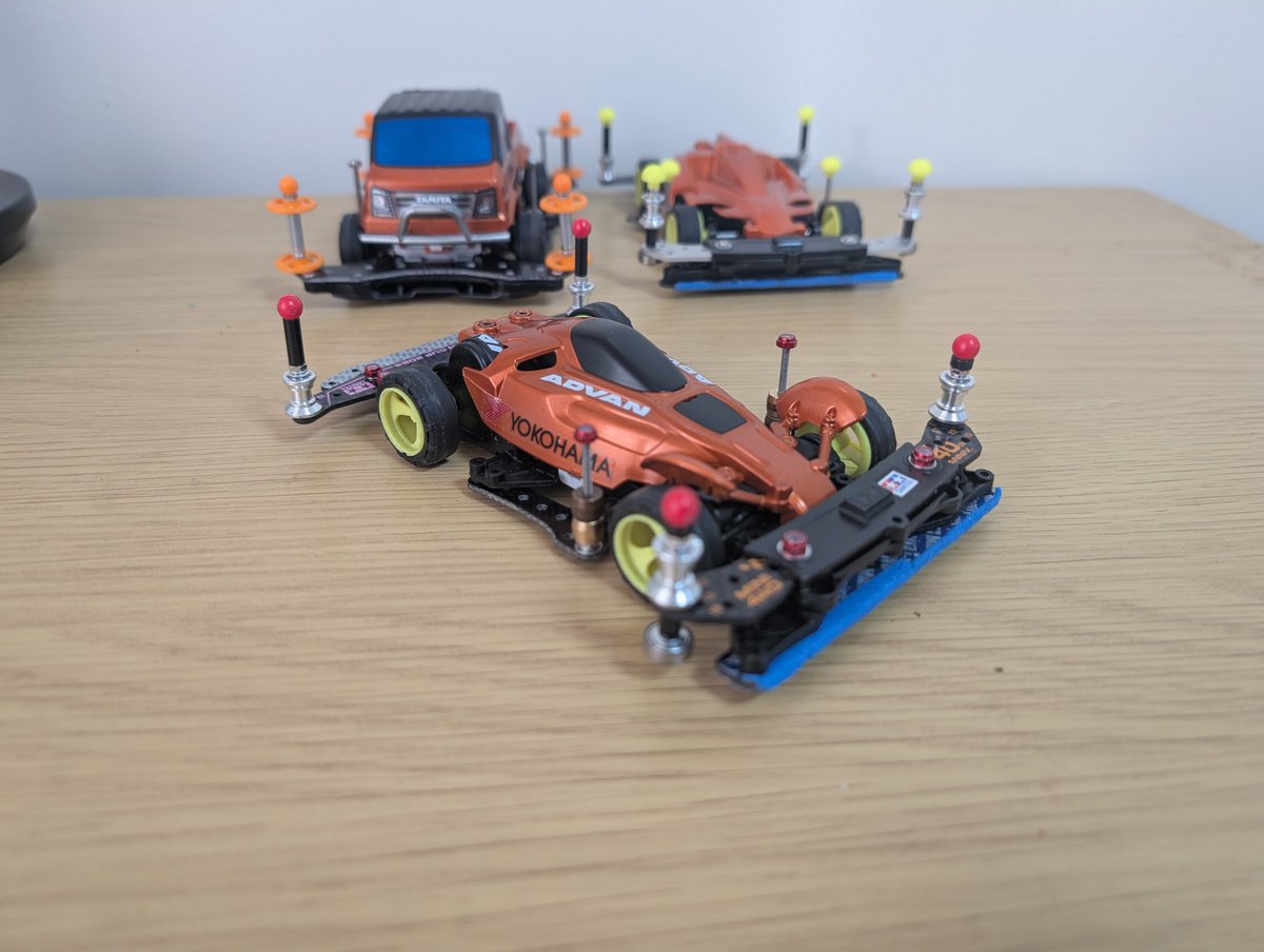 SASAKI96149285's tweet photo. ＃ミニ四駆
＃K4ギャンボー・GTA ＃FMAchassis
＃スーパーライト97アバンテ #VZchassis
#МE・for・AVANTE・X  #МEchassis
オレンジパーキング🅿️😅 https://t.co/1sQDDp1SDp