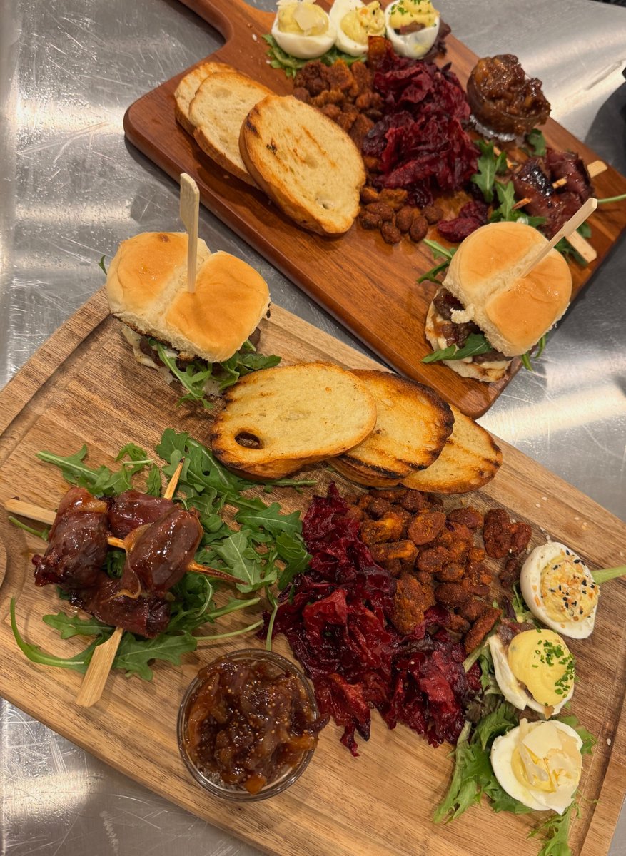 Longshot4062026's tweet photo. The game is on and Chef is plating amazing food just for you!  Come join us at Longshot Lounge and cheer on your team while enjoying the tasty offerings!

#longshot406 #longshotlounge  #GameDayEats #FoodieFun #PlatingPerfection #CheerOnYourTeam #TastyOfferings #FoodAndFootball https://t.co/3oI5ZfinMQ