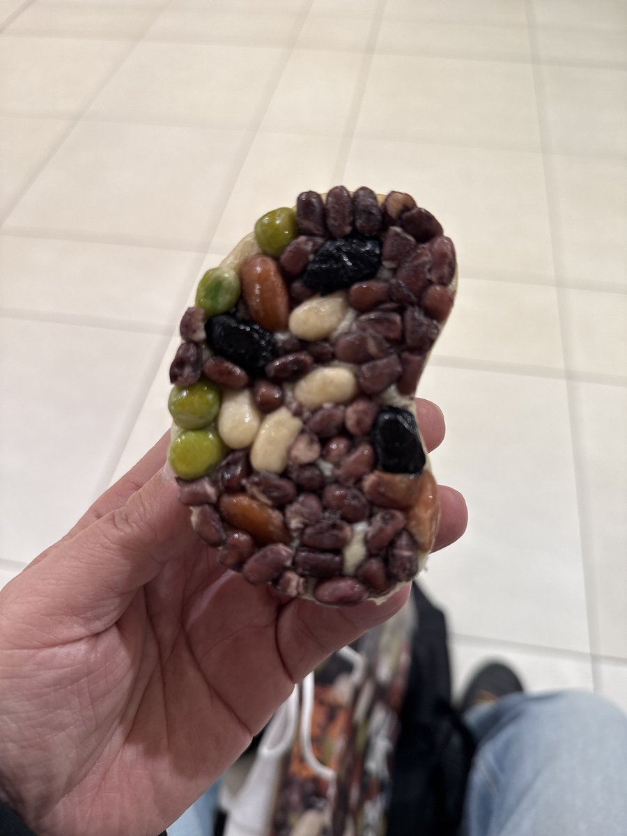 せっかく新千歳空港に閉じ込められてるなら、美瑛のパンを食べて行けば