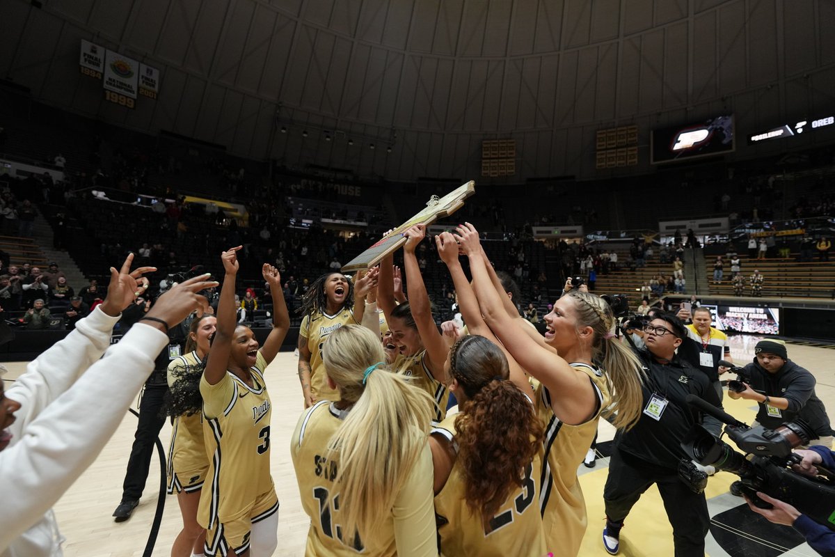 PurdueWBB's tweet image. Welcome home, old friend 🏆
