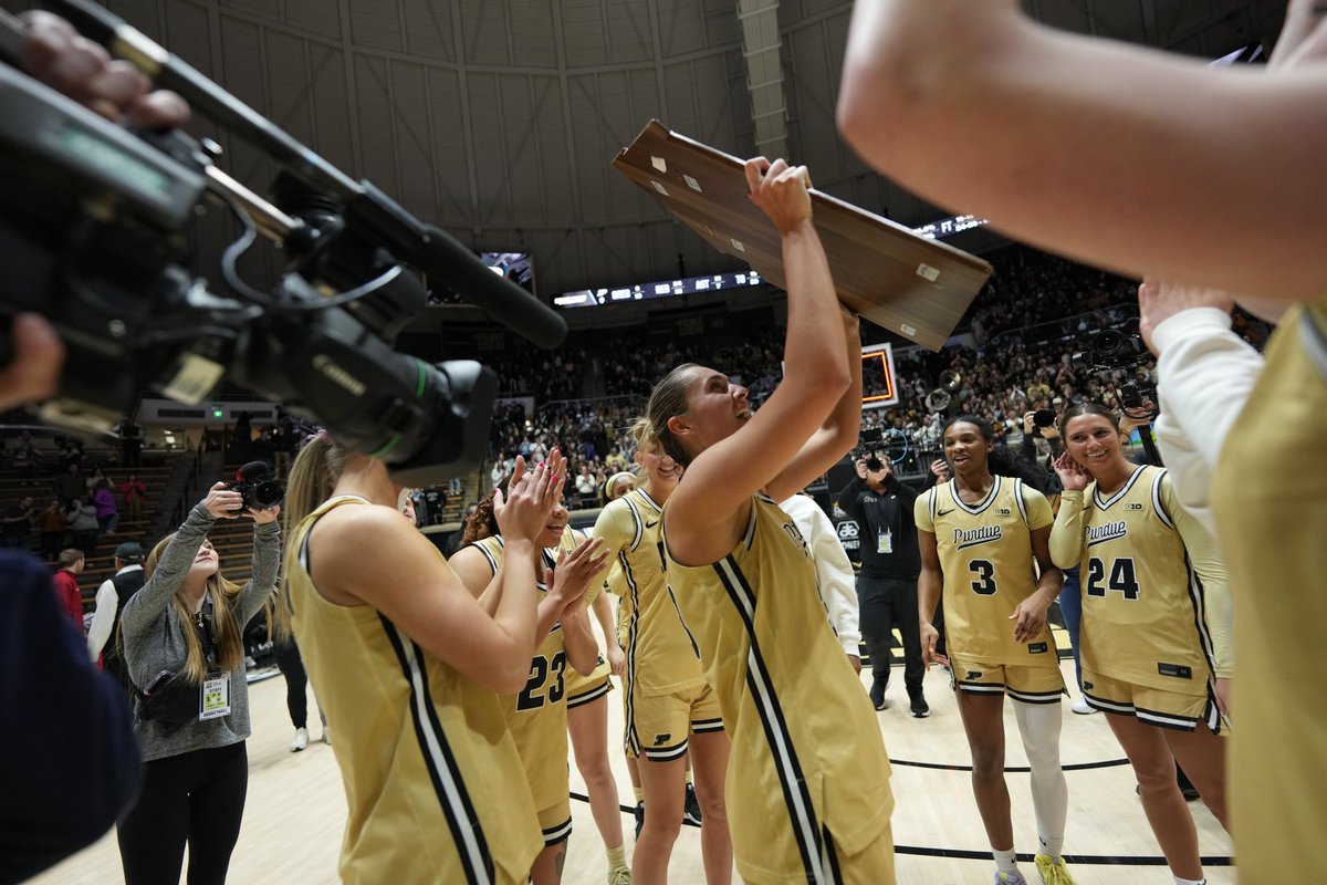 PurdueWBB's tweet image. Welcome home, old friend 🏆