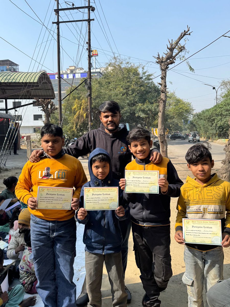 htstrust's tweet image. आज गणतंत्र दिवस अवसर के उपलक्ष्य में राष्ट्रीय थीम ड्रॉइंग प्रतियोगिता का आयोजन किया गया, सभी विद्यार्थियों को उज्ज्वल भविष्य के लिए शुभकामनाएँ दी गईं तथा प्रतियोगिता में भाग लेने वाले सभी बच्चों को सहभागिता प्रमाण पत्र प्रदान किए गए।” 🇮🇳✨