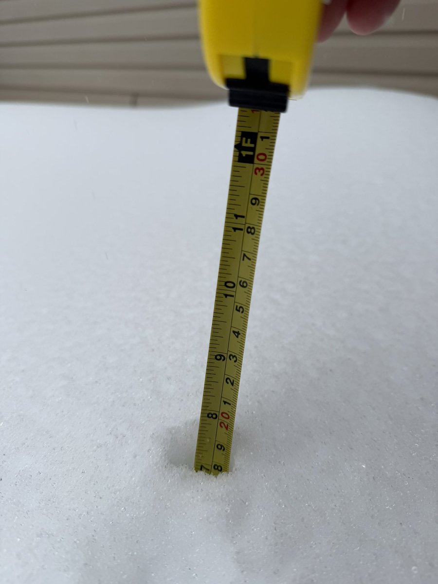 Nicker32's tweet photo. Just over 7 inches of combined snow and sleet on the deck, and still sleeting - White Plains, Charles County @capitalweather https://t.co/5M3WXXmFKQ