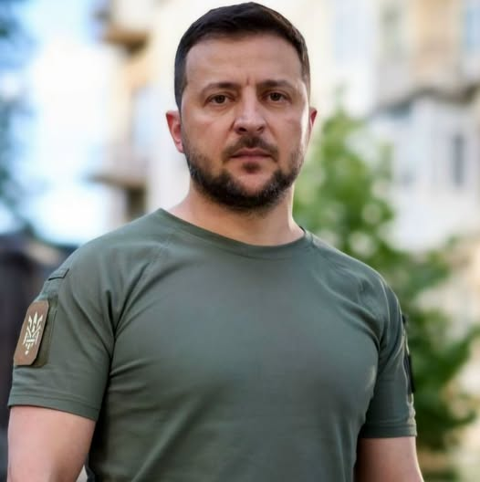 gozefinagold's tweet photo. Друзі, сьогодні день народження у нашого Президента.
Сьогодні день народження у людини, на чиї плечі лягла просто колосальна, просто неосяжна Відповідальність.
Сьогодні день народження у людини, якій доводиться керувати Україною у найтрагічніші та найскладніші часи нашої сучасної Історії.
І він з цим Справляеться.
Він не підвів, він не зрадив, він не здав, він не зламався та не опустив Руки.
Бо має міцний характер та міцні Принципи.
Бо робить майже неможливе, для того, щоб об'єднати весь цивілізований світ навколо нашої Держави.
Та буває важко, так не все Ідеально.
Але нічого ідеального �� нашому світі не Існує.
А ще скажу відверто, мені навіть страшно уявити, щоб було з Україною, якби під час повномасштабного вторгнення у нас був би інший Президент. Просто Страшно.
З днем народження, Володимир Олександрович.
З днем народження наш сильний президент нашої сильної Держави!
Михаил Шнайдер