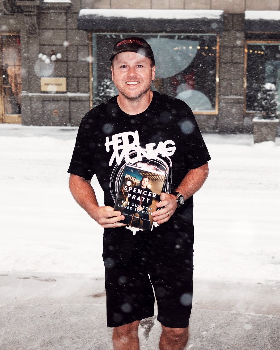 spencerpratt's tweet image. This snow storm not stopping my book tour or my wardrobe! 

Please pre order now so my book hits number 1 @nytimesbooks ! 

simonandschuster.com/books/The-Guy-…