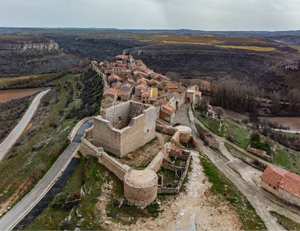 MiguelLuisSanz1's tweet photo. Villa amurallada de Rello, ubicado en los Altos de Barahona en la Hoz del rio Escalote, Soria. https://t.co/I5TtKid3Pt