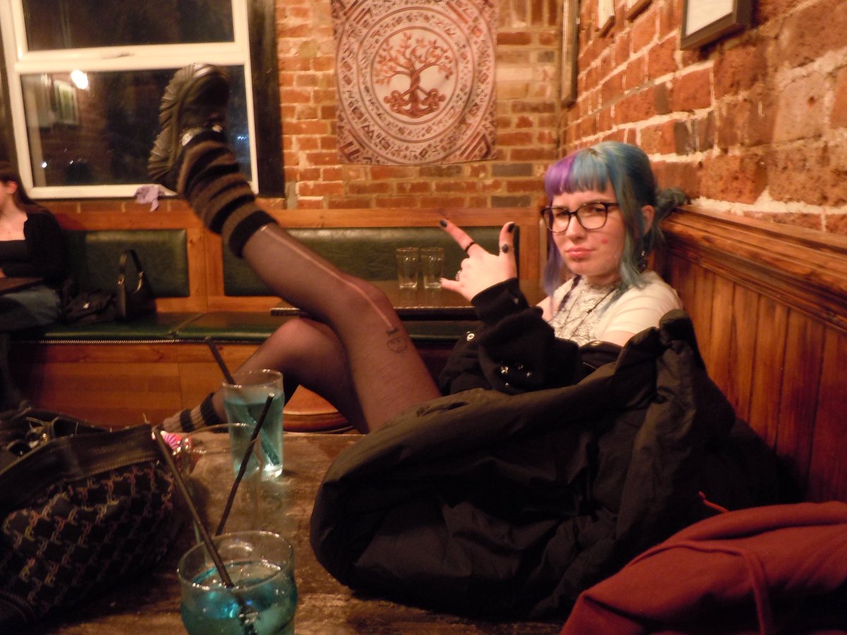 disorderedlav's tweet photo. legs bodycheck in my local pub 🙏 #edtwt #shedtwt #thinspo #bodycheck https://t.co/XozaNoPKAu