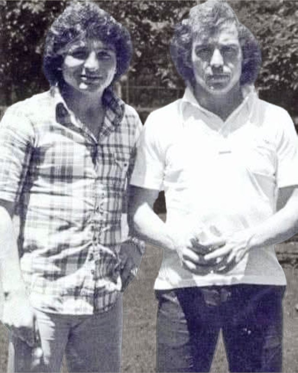 Estos dos alegraron mi infancia y adolescencia...hoy <a href="/BochiniOficial/">Bochini</a> cumple años...
Pero el recuerdo del pase que le dio Mariano "Pepe " Biondi al Bocha aquella noche épica  cordobesa, no morirá jamás...