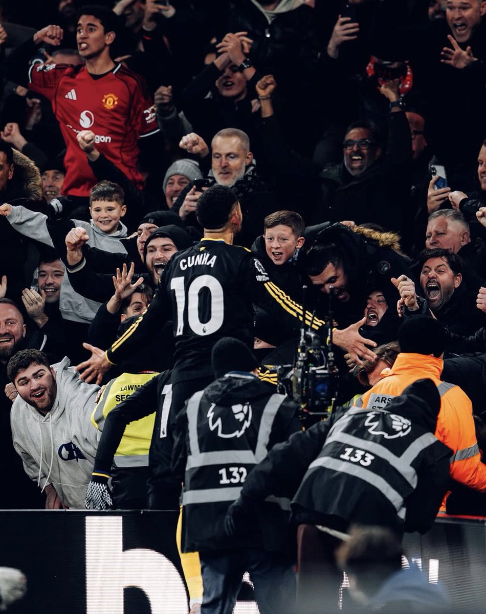 What a PERFORMANCE by the Red Devils

Carrick ball is sensational

No Manchester United fan will scroll through this tweet without leaving a like.