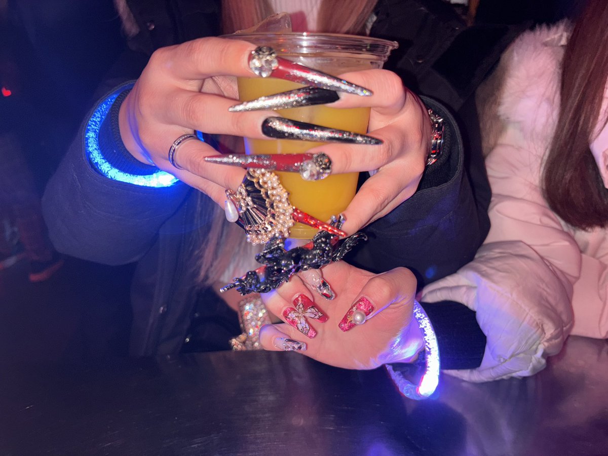 成人式ネイルばちばちすぎんか‼️ ギャルが集まる…ここGーーーっっっ2