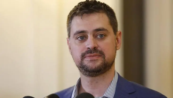 botcaszely20's tweet image. Estudios de:
Daniel Manouchehri: expulsado de derecho u. diego portales, terminó en la u. del mar.
Valeria Cárcamo: expulsada de derecho u. andrés bello y sin terminar en la u. viña del mar.
José F. Lagos: Abogado. U. Católica de Chile y Magíster en filosofía U. Andes.