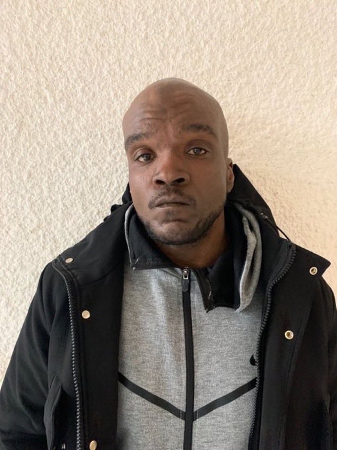 🚨 🇫🇷 ALERTE INFO : Adhams A., un homme de 31 ans originaire de Guyane (né en juillet 1994 à Cayenne), surnommé « l’étrangleur du RER C » est un multirécidiviste condamné à plusieurs reprises pour des faits en Île-de-France.

Voici le détail des condamnations connues à partir des